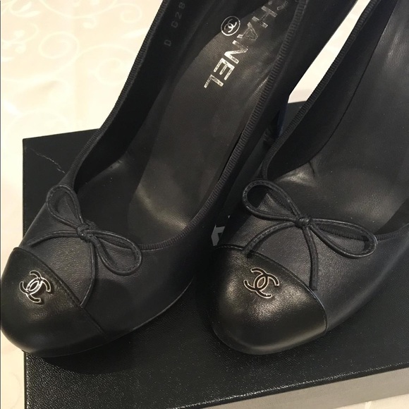 Chanel Dark Navy Blue Pump with Black Toe 39.5 - Picture 5 of 8